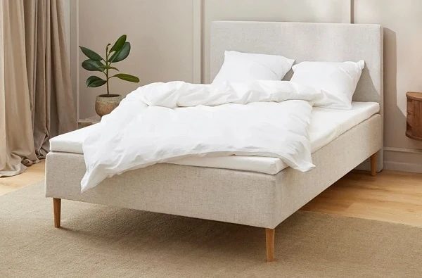 Komfort boxmadras i farven sand