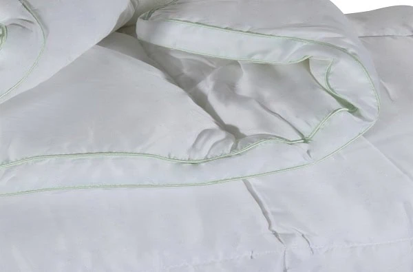 Bambus helårsdyne med 3 cm høj panelkant